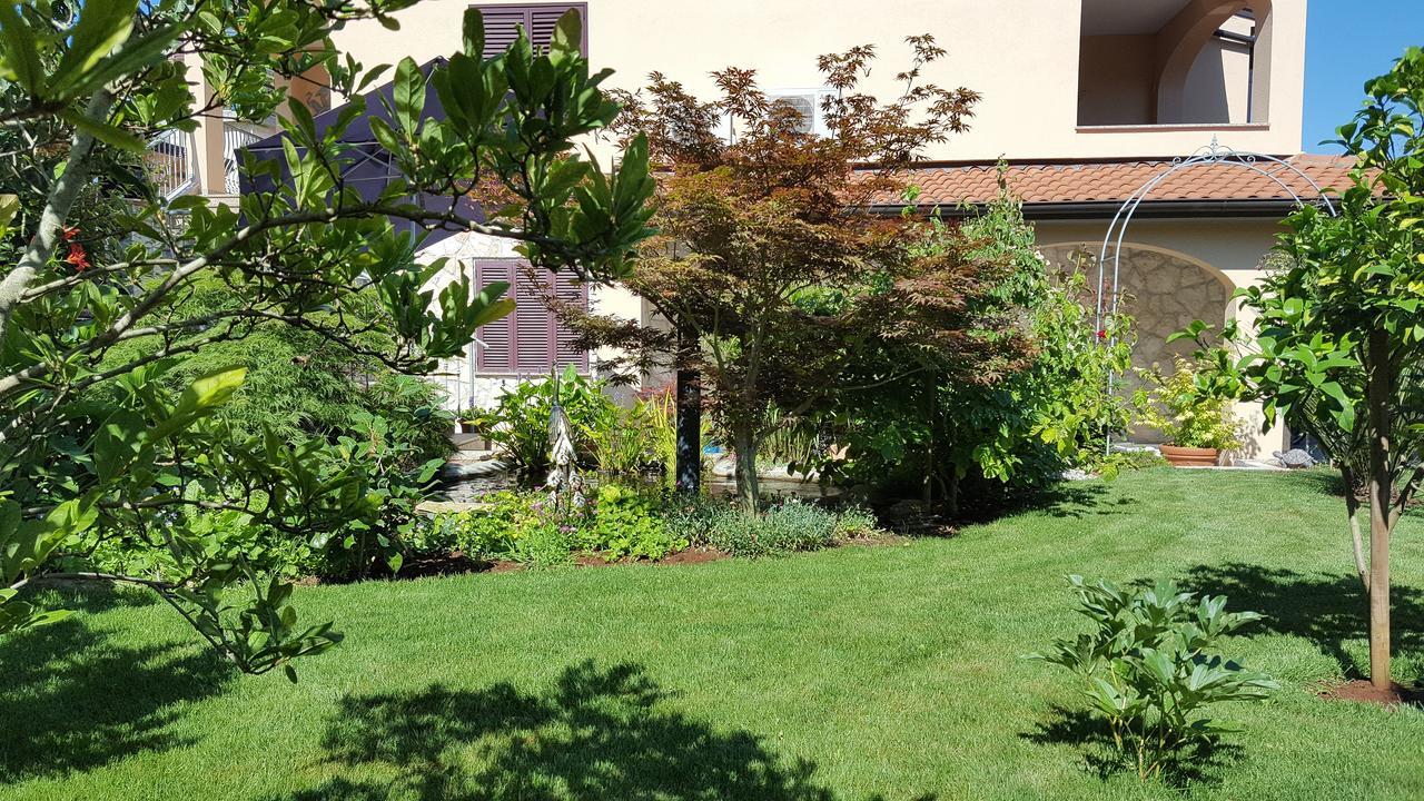 Apartments Ginkgo Banjole Bagian luar foto